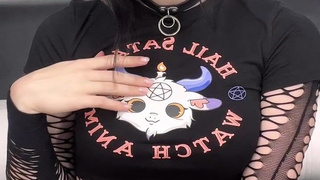 Тёмная фантазия с нежной ручной стимуляцией